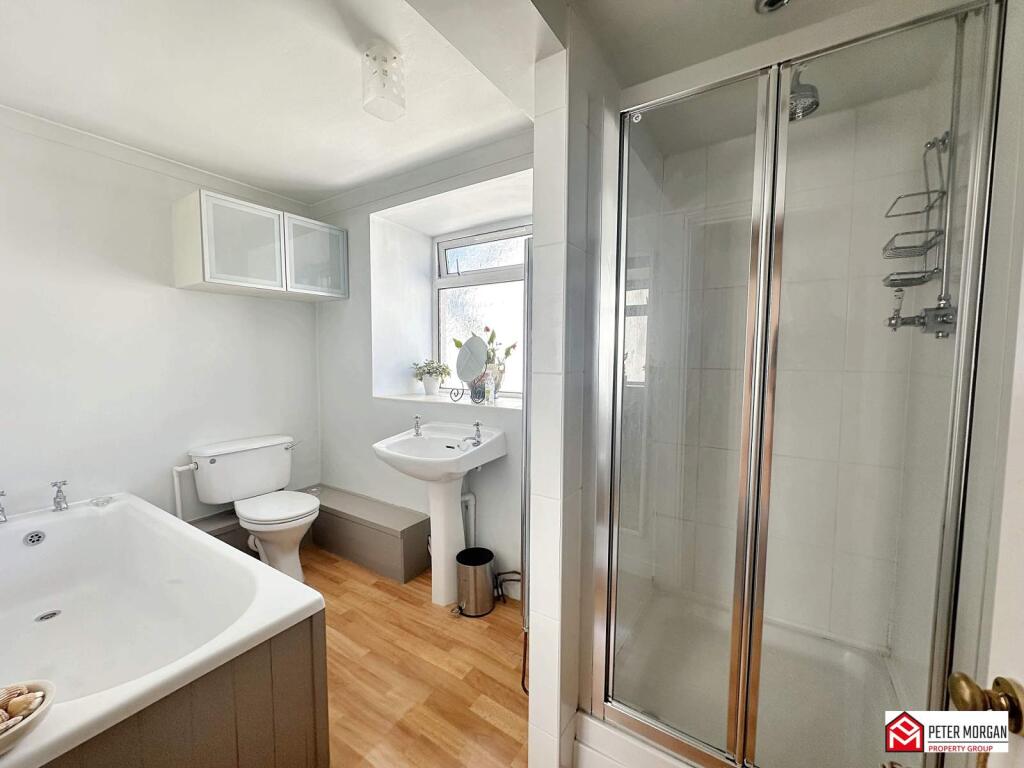 Family Bath &amp; Shower Room