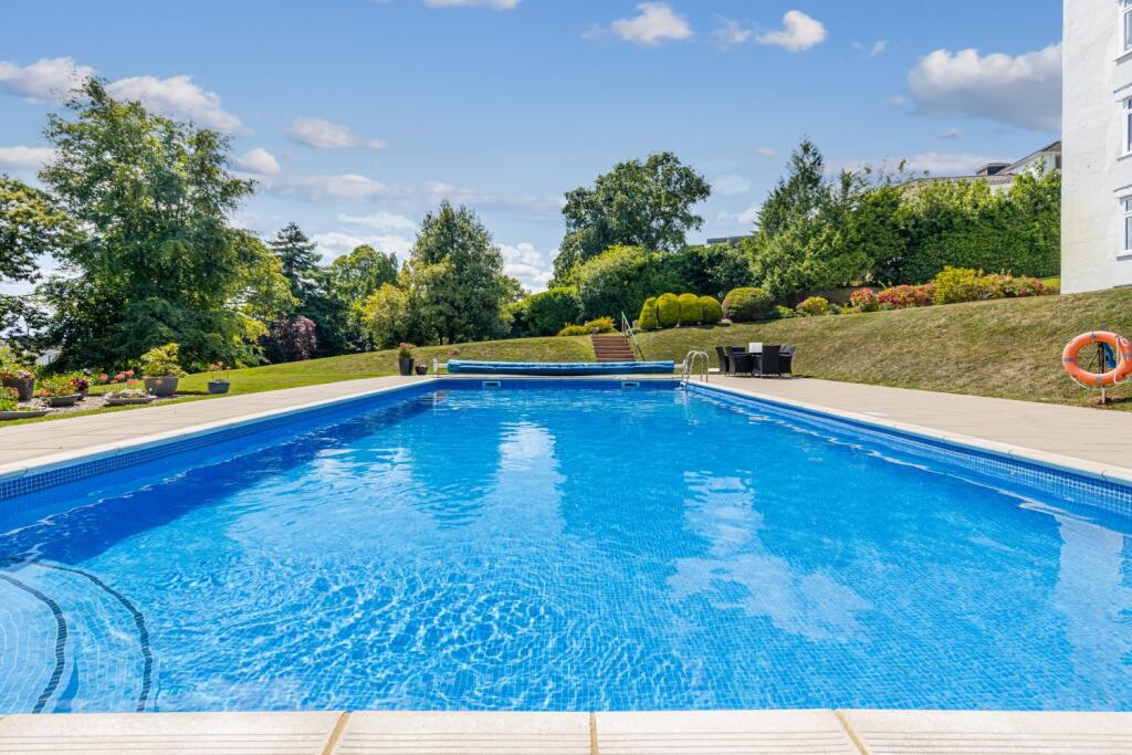 A06 - Flat 28, Holme Court Warrberry Road Torquay 