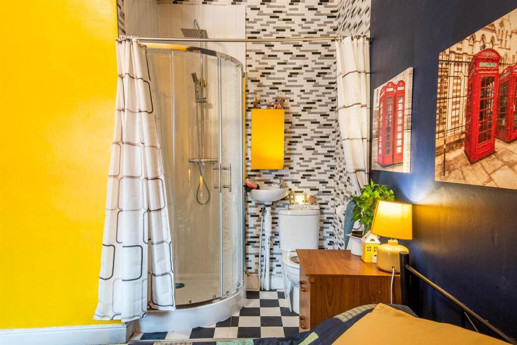 Master Bedroom/Ensuite