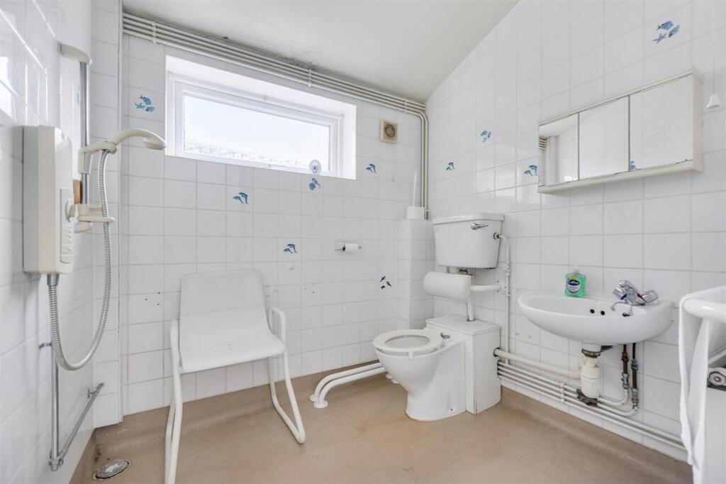 Shower Room.jpeg