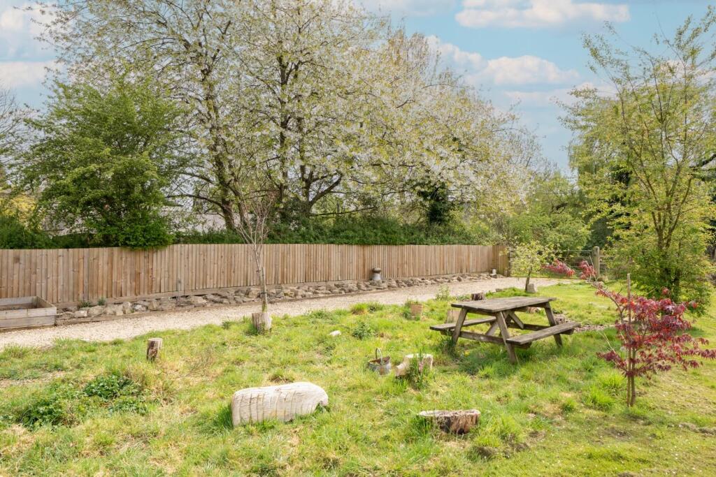 1 MAGNOLIA SEATING.jpg