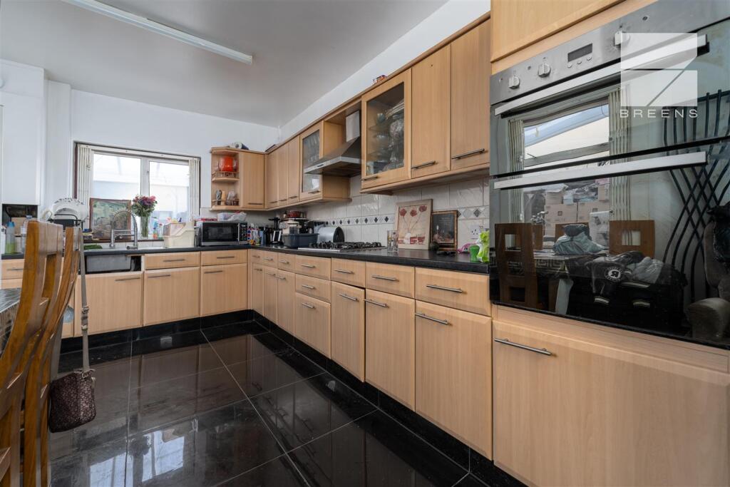 26 Leasownes Road_0008.jpg