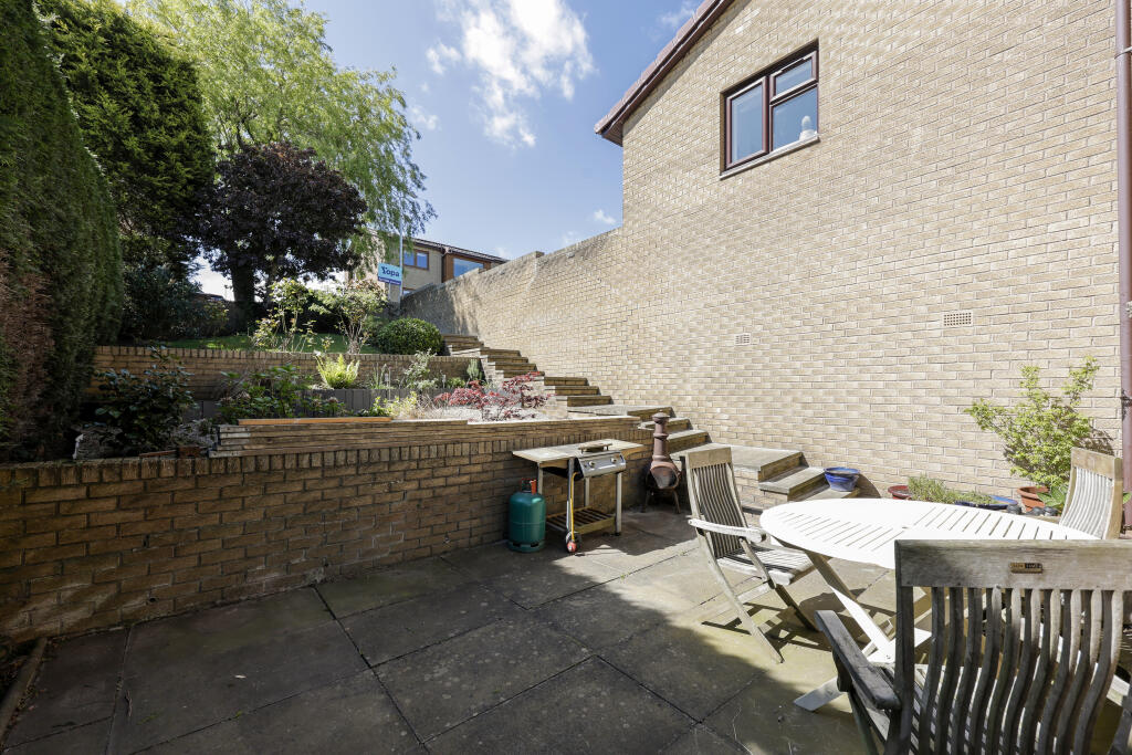 Side Garden/Patio
