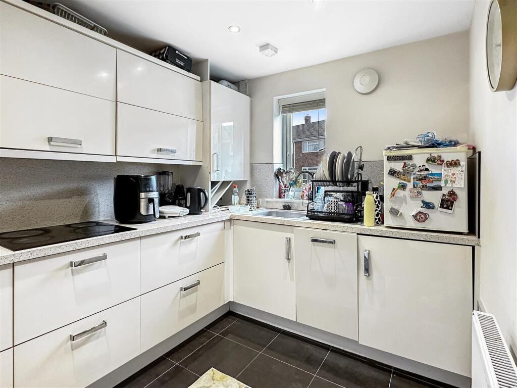 kitchen a.jpg