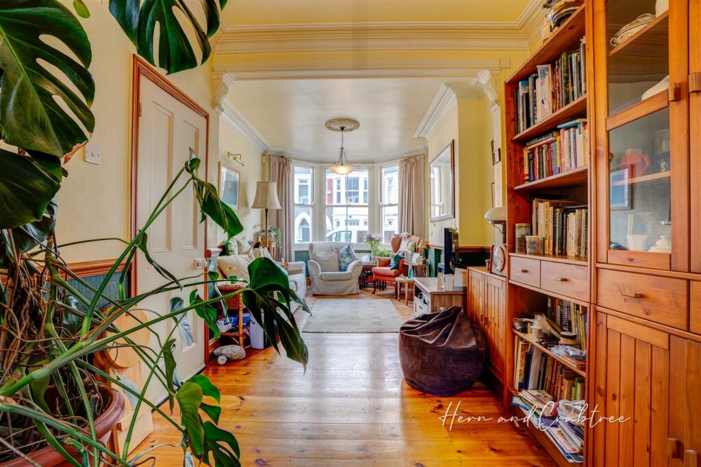 Dogfield Street, Cathays, HernCrabtree (8).jpg