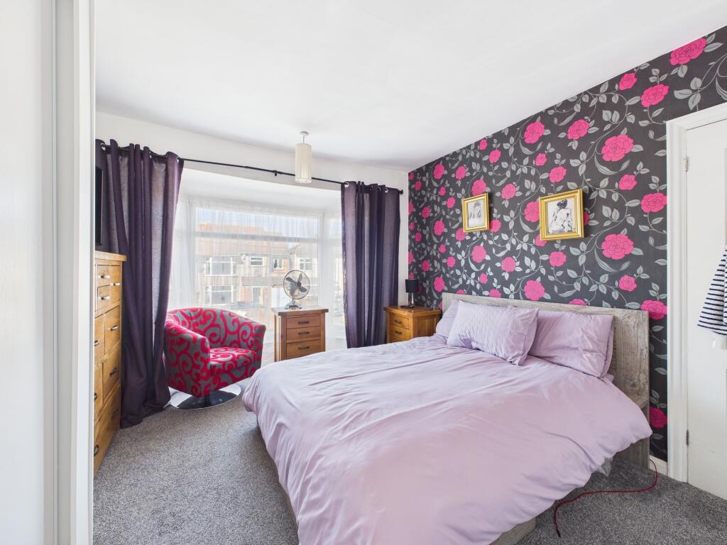 CAM05192G0-PR0042-STILL028