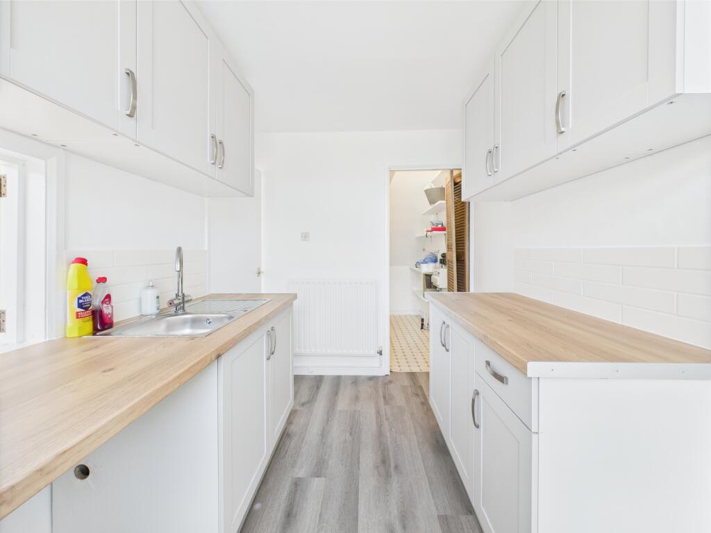 CAM02545G0-PR0409-STILL014