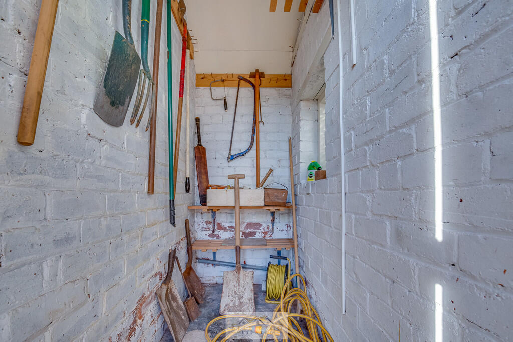 Store room 1.2