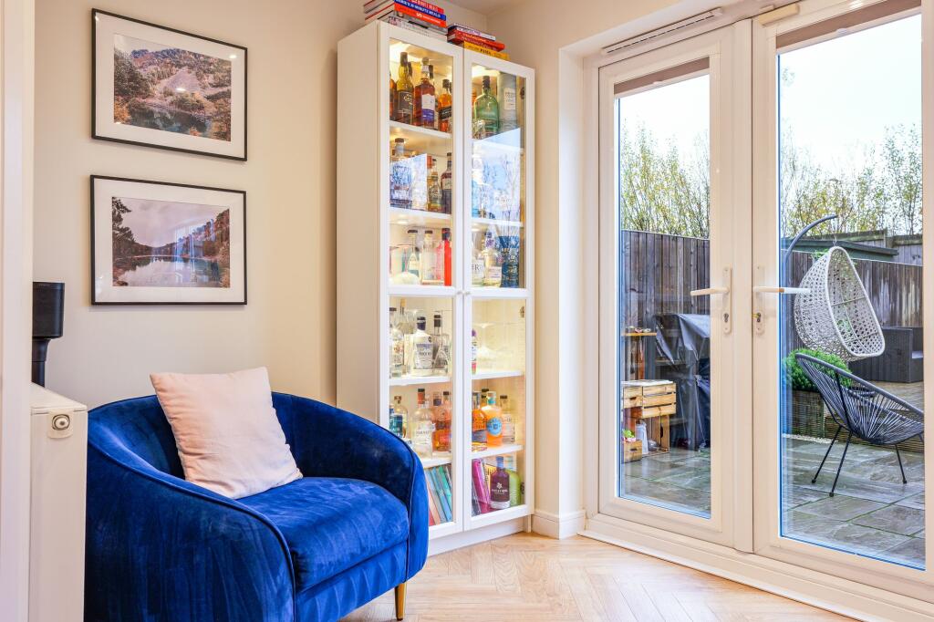 Breakfasting Kitchen