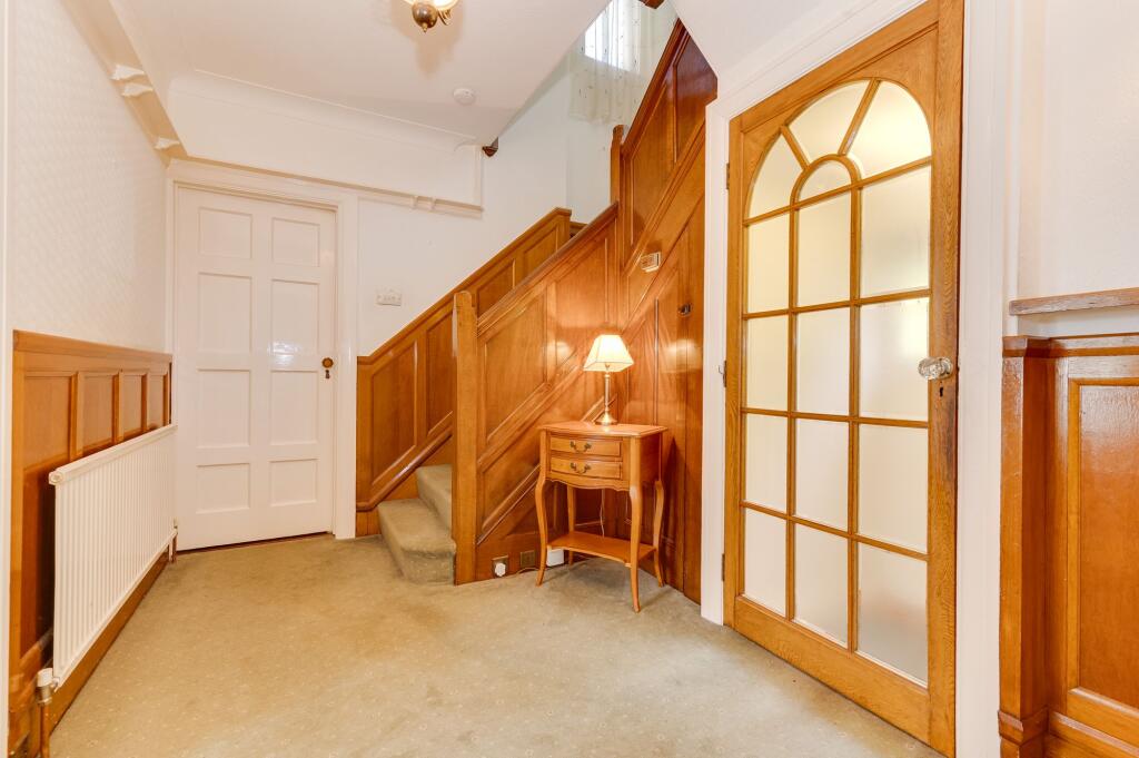 ENTRY WAY AND LANDING