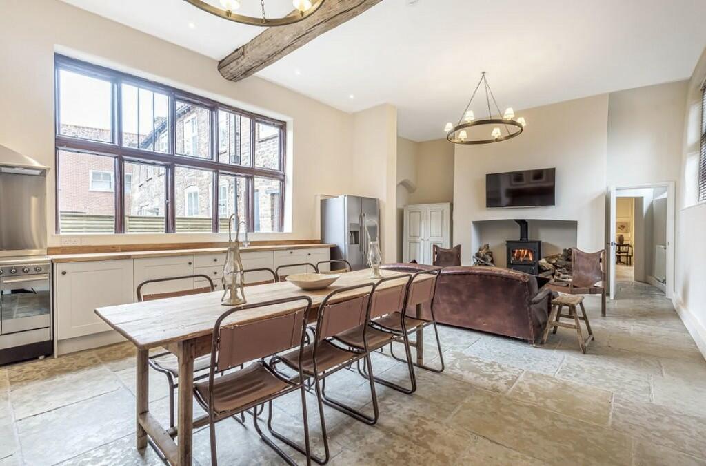 VENDORS KITCHEN S...