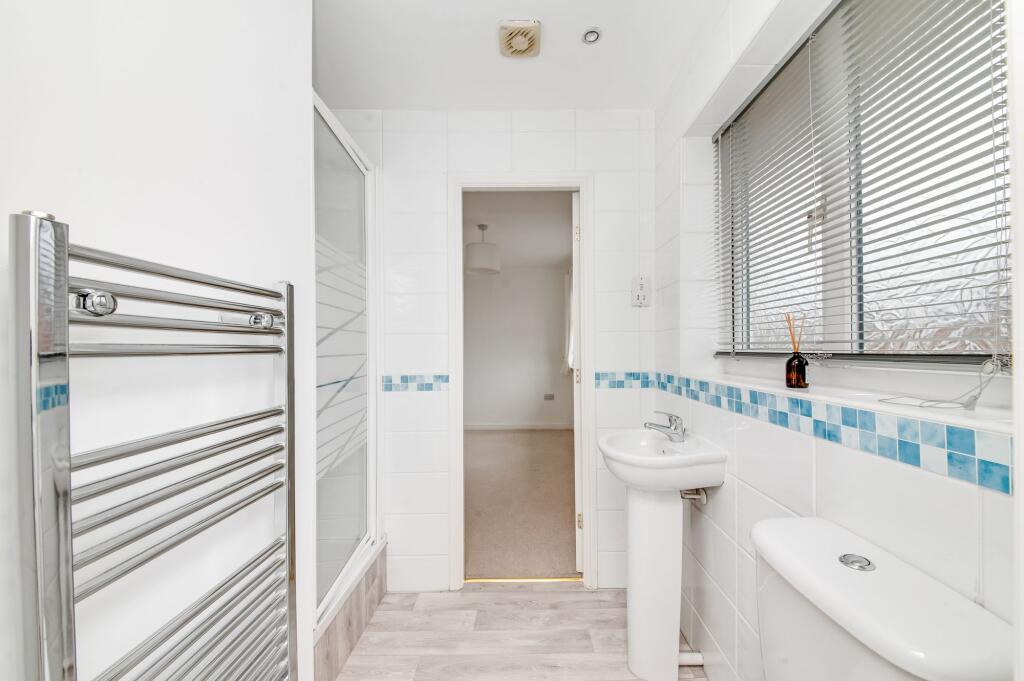Jack and Jill ensuite