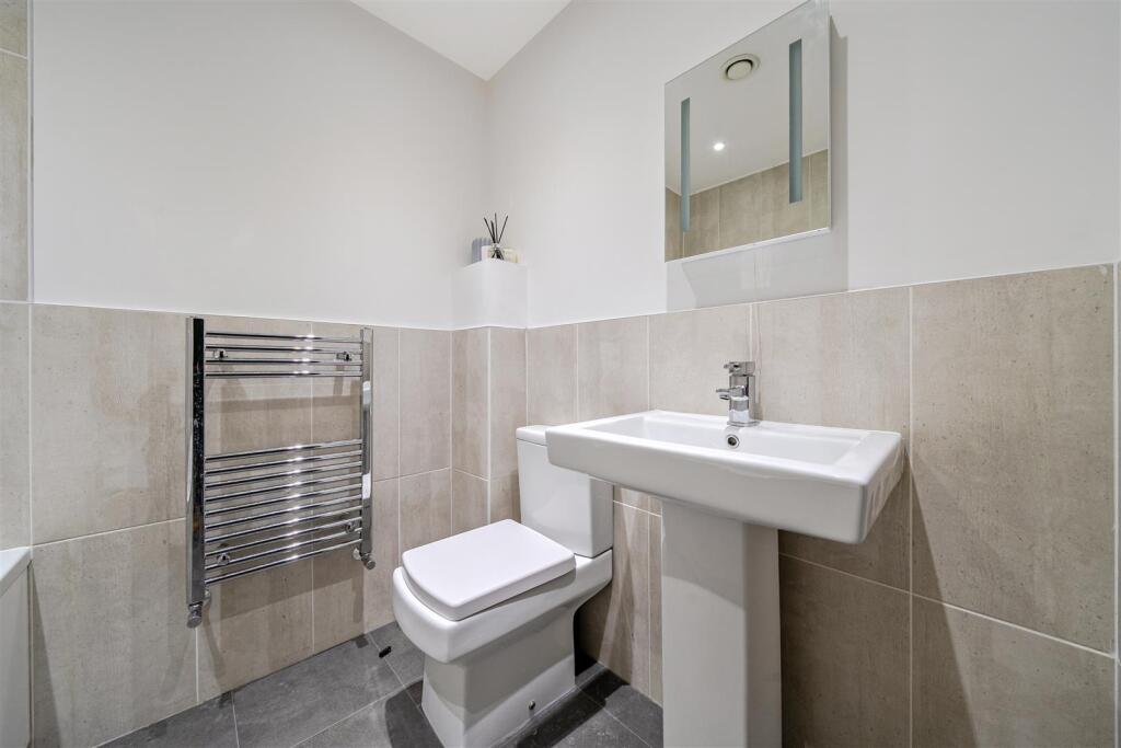 ENSUITE