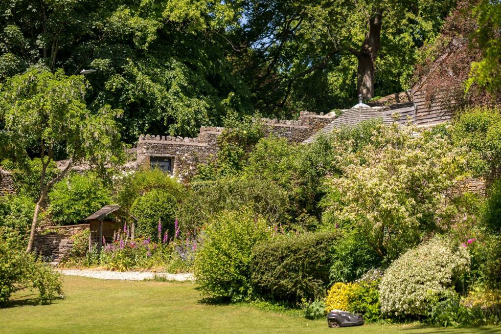 95 - Chipping Croft - GL8 8DQ - Web.jpg