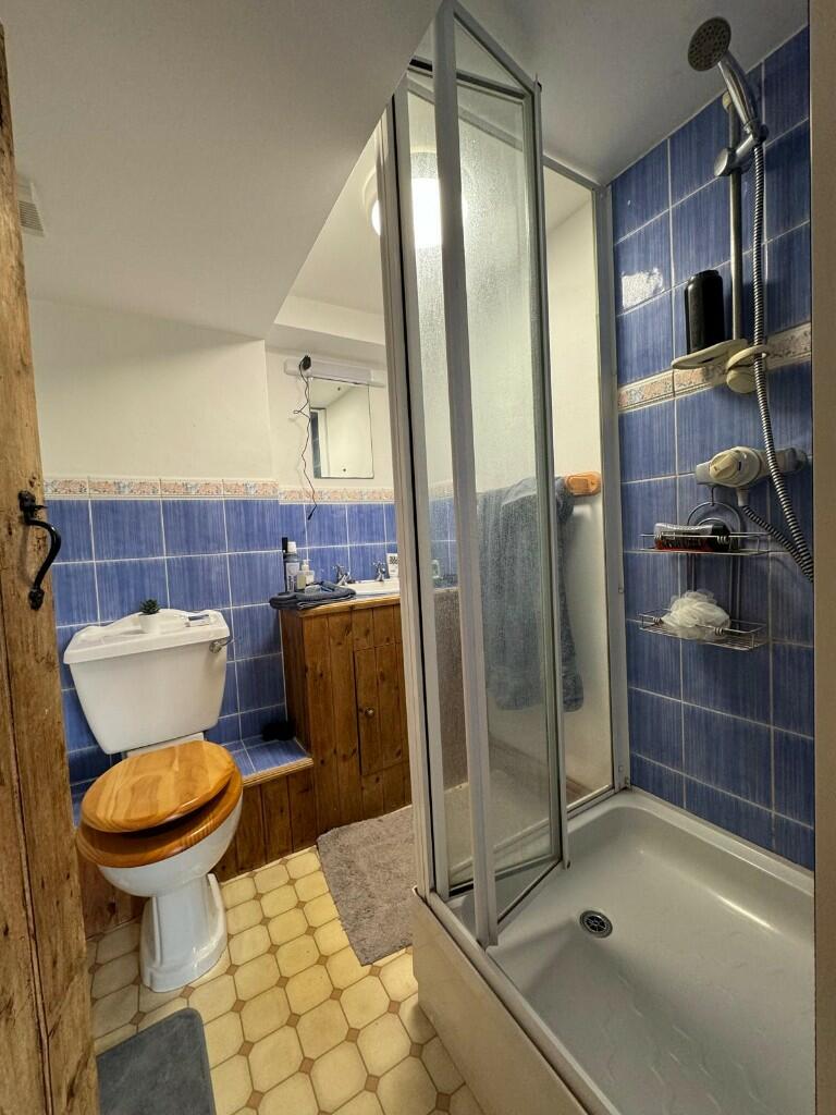 BED THREE EN SUITE *