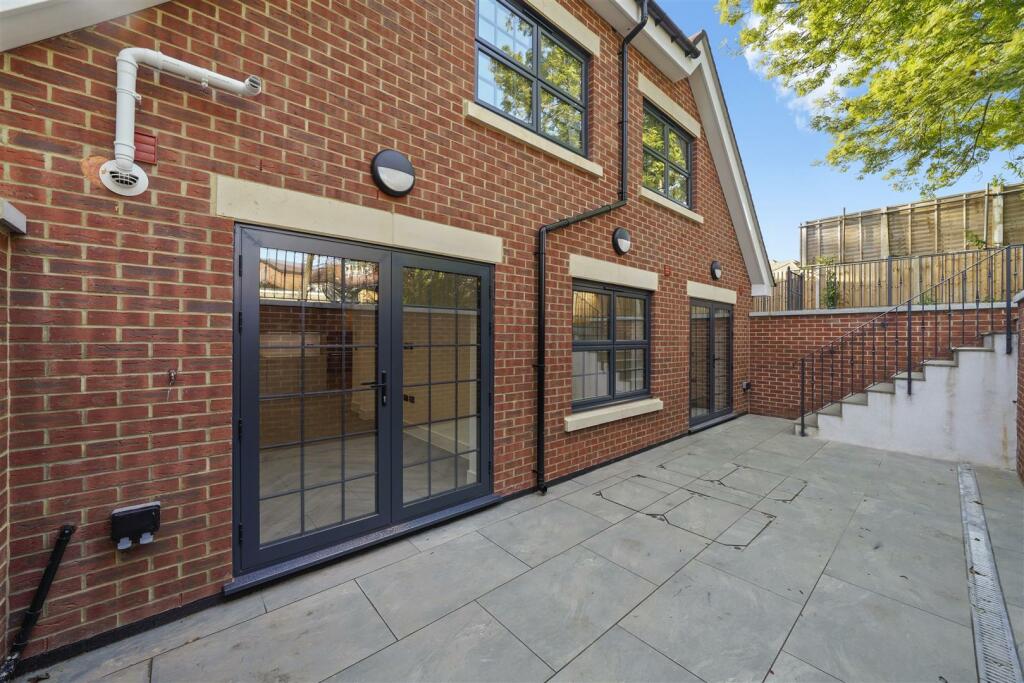 Flat 2 - 7, Sudbury Hill Close ,  - XwMGlYxqyAhXXt
