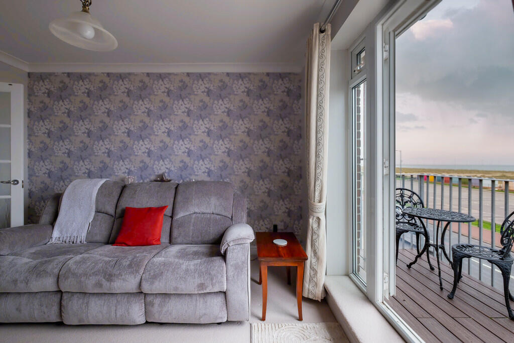 6EsplanadeCourt-1...