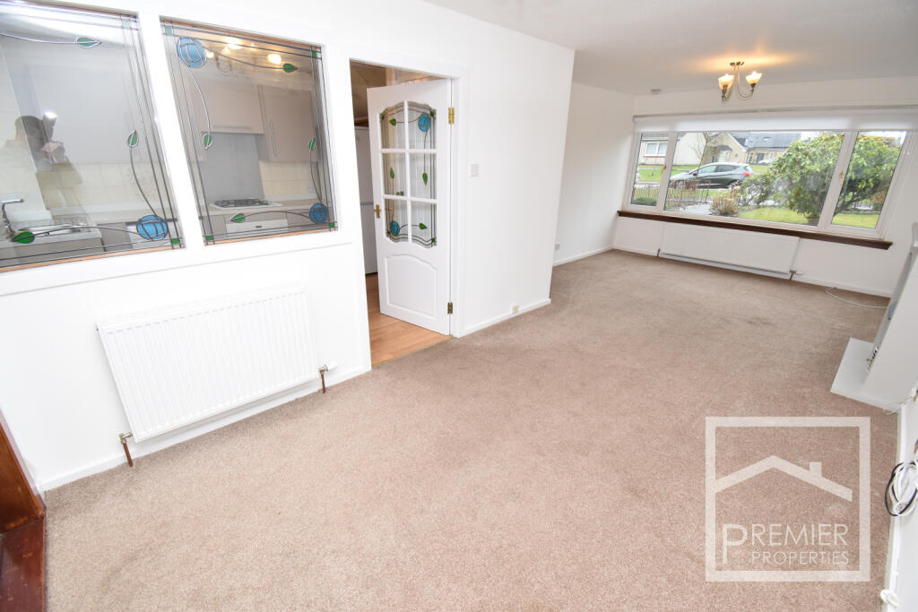 Lounge/Dining Area