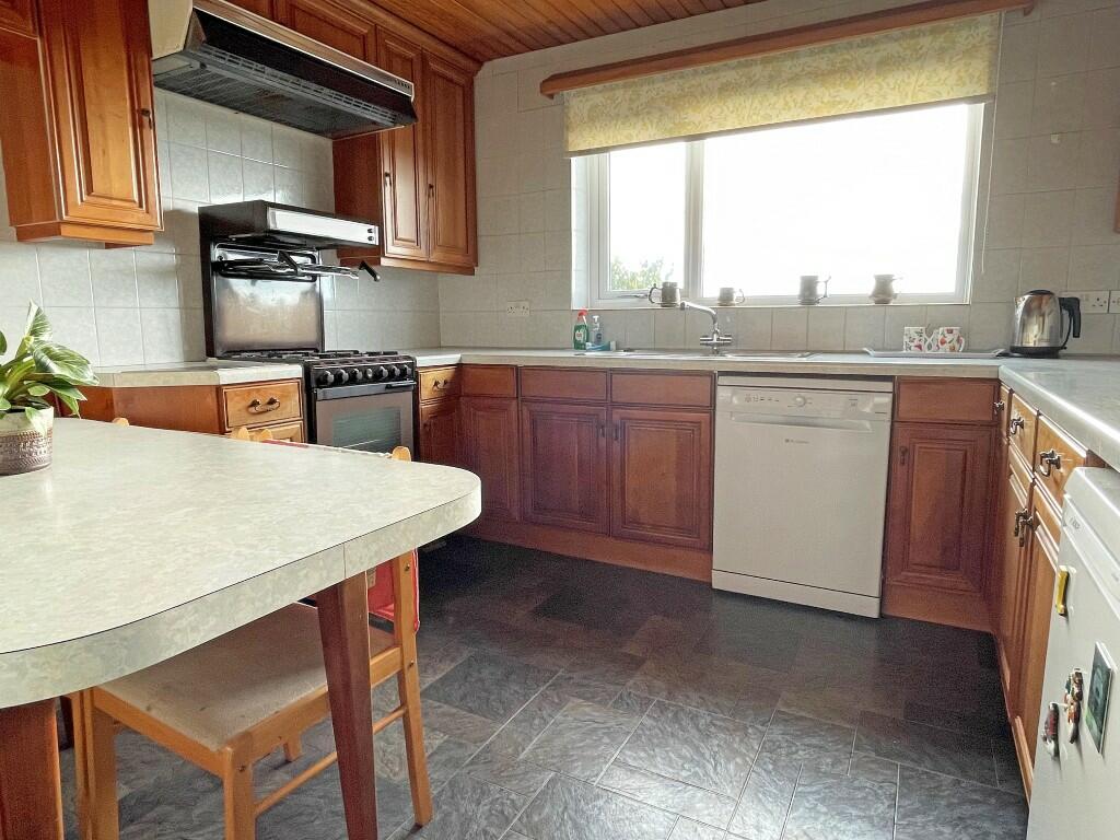 Kit/Breakfast Room