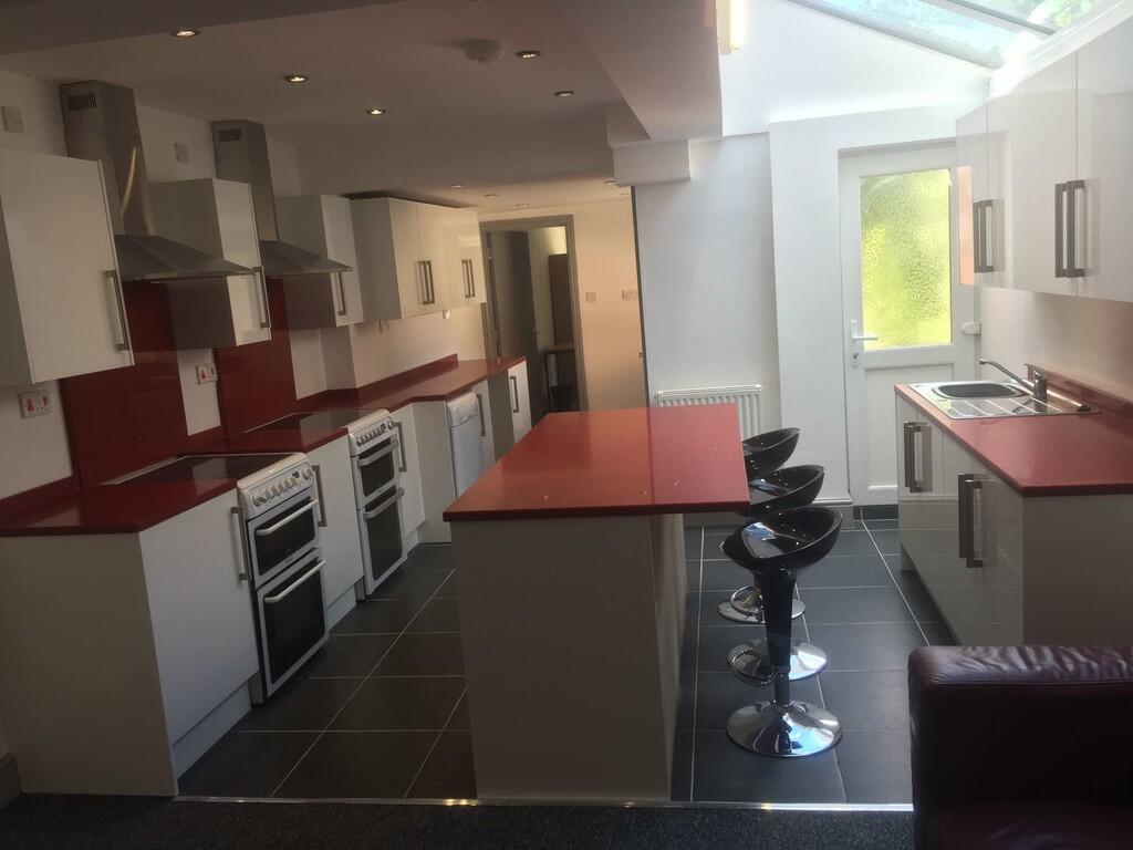 IMG-20161004-WA00...