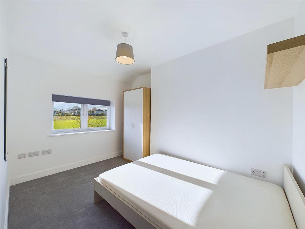 12 - 6 Bed HMO Filton.jpg