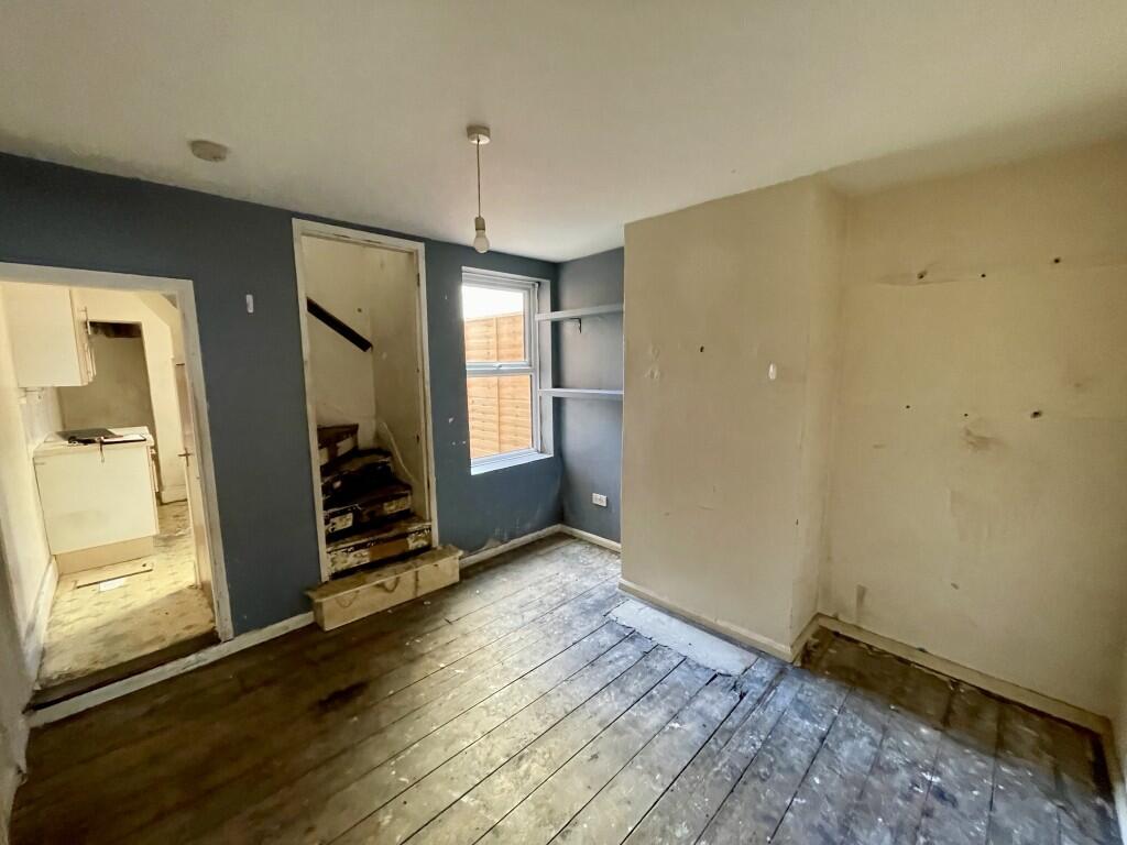 3  Medium  T202509251418.jpg