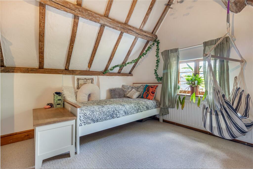 Bedroom-3-8.jpg