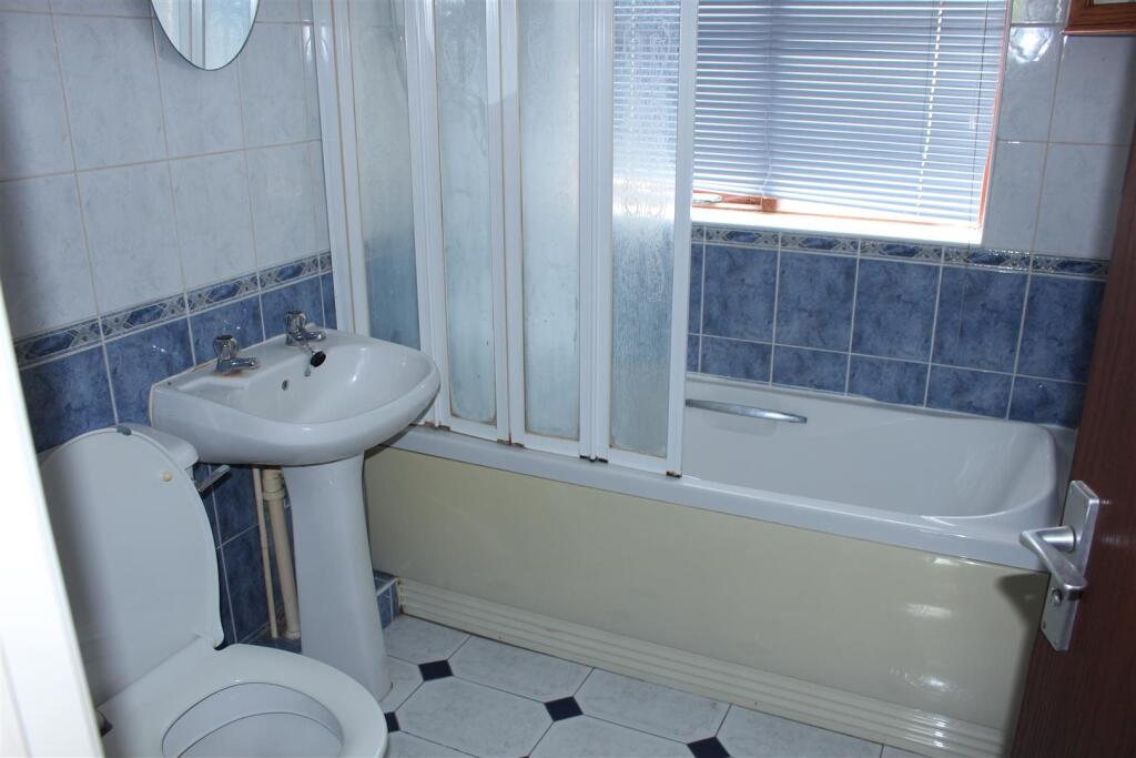 28 Barnsley Close, Atherstone