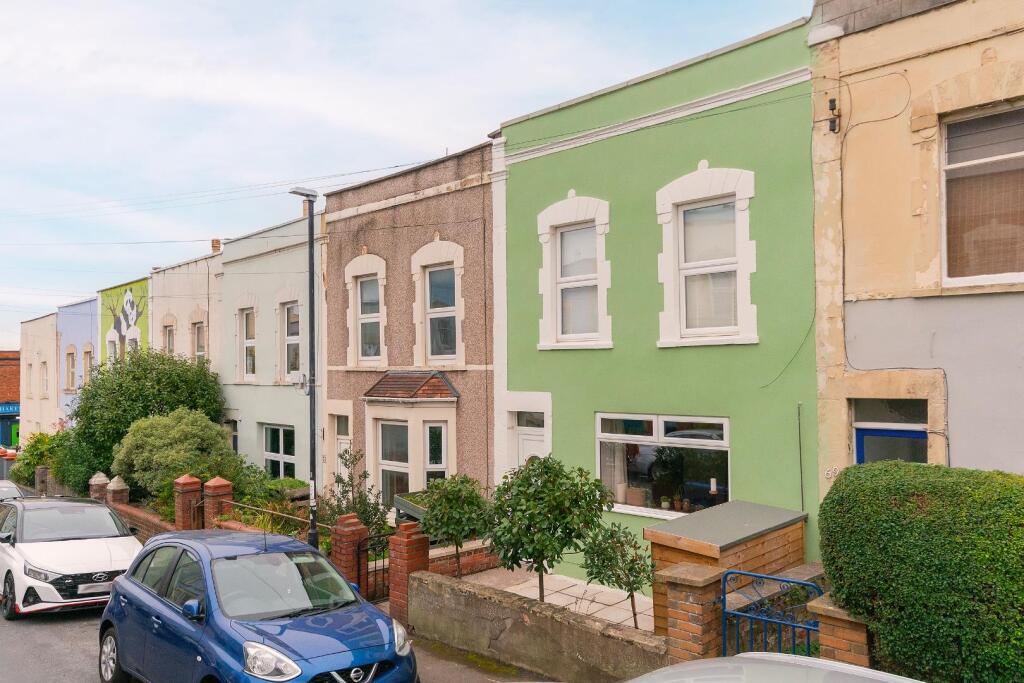 7W0STN - External B.jpg