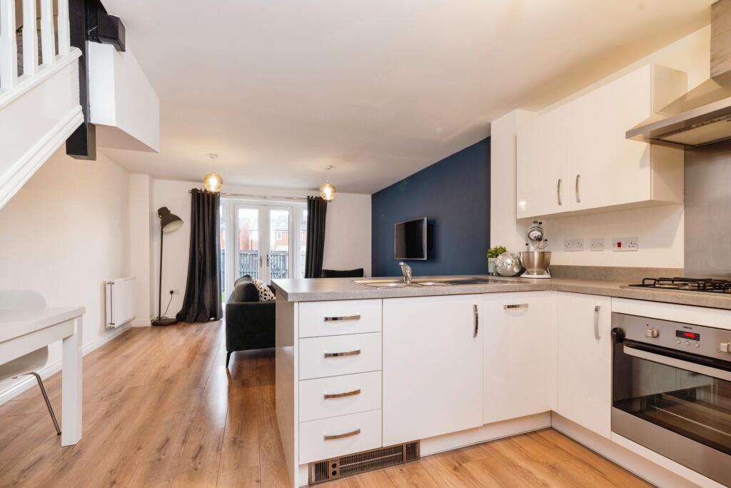 Lounge / Kitchen