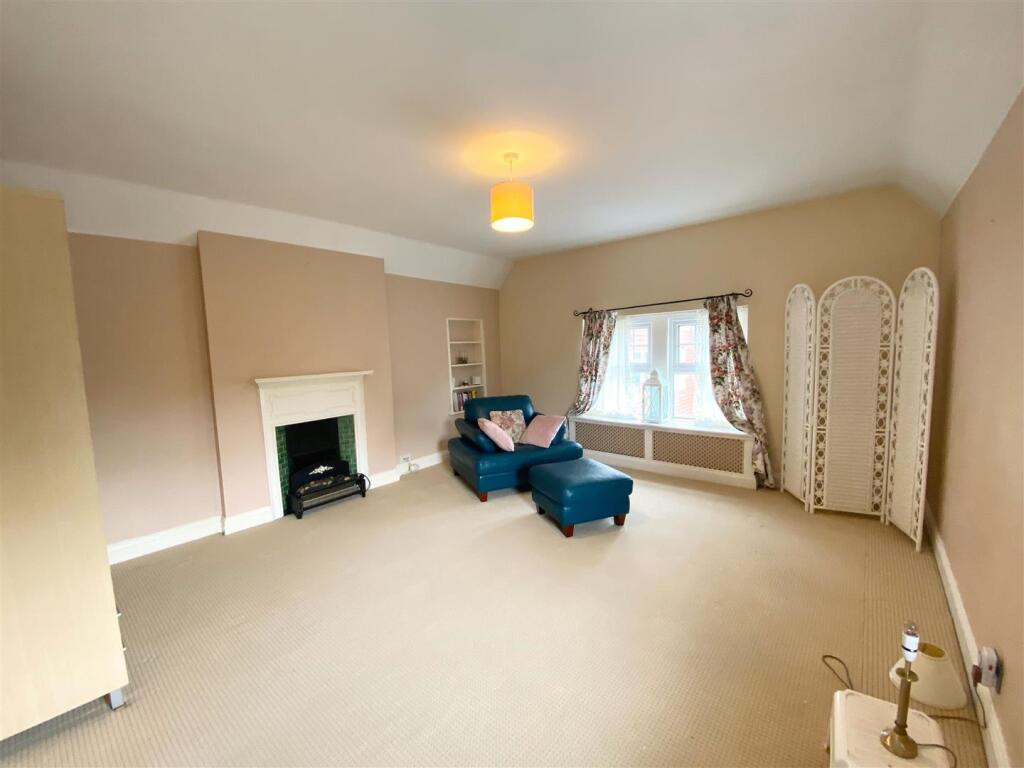 Bedroom One.jpg
