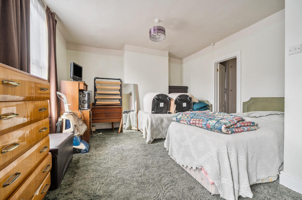 1370814-26-68f784...