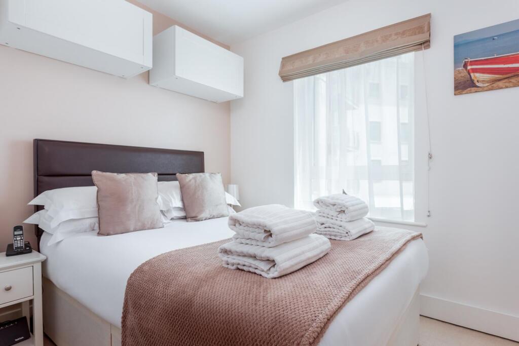 1 Dolphin Quays-7_web.jpg