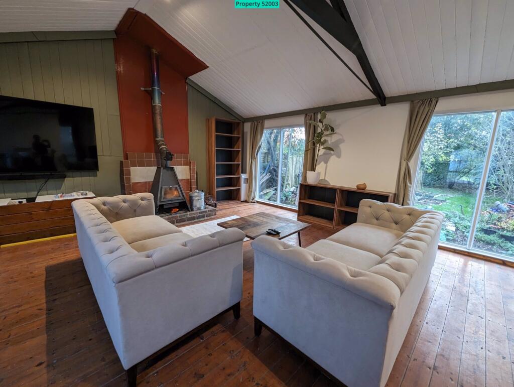 Cabin 1 - Lounge and Dining room