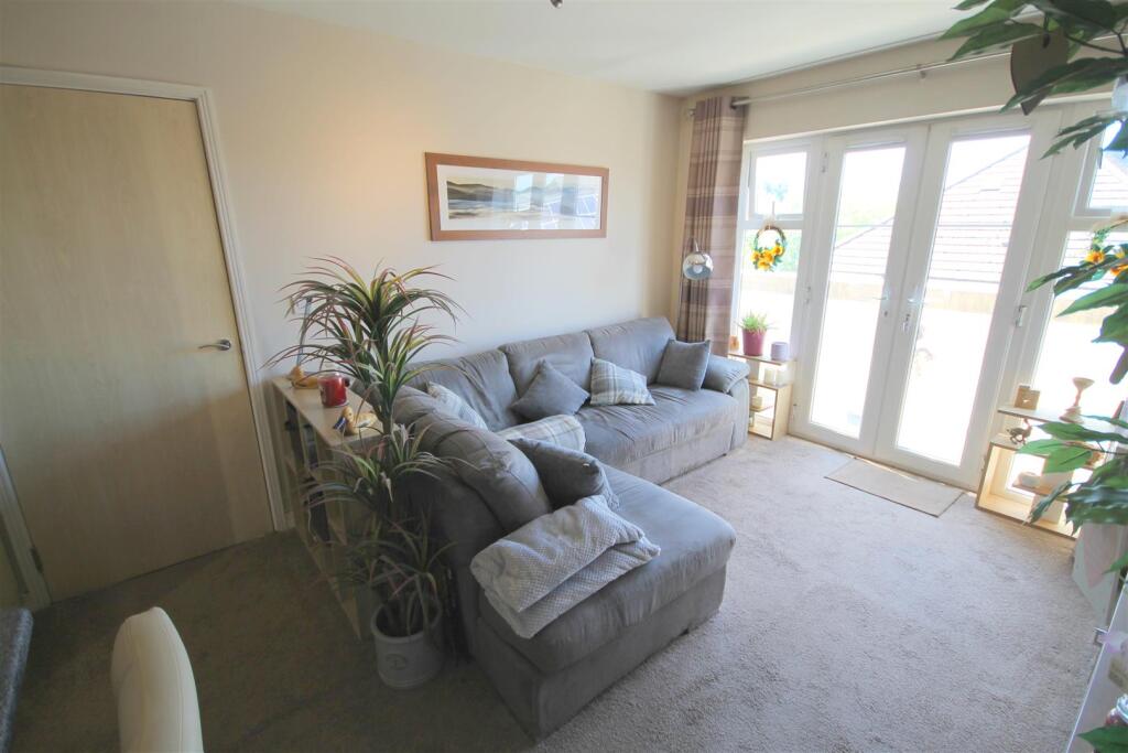 AR Lounge Area i.JPG