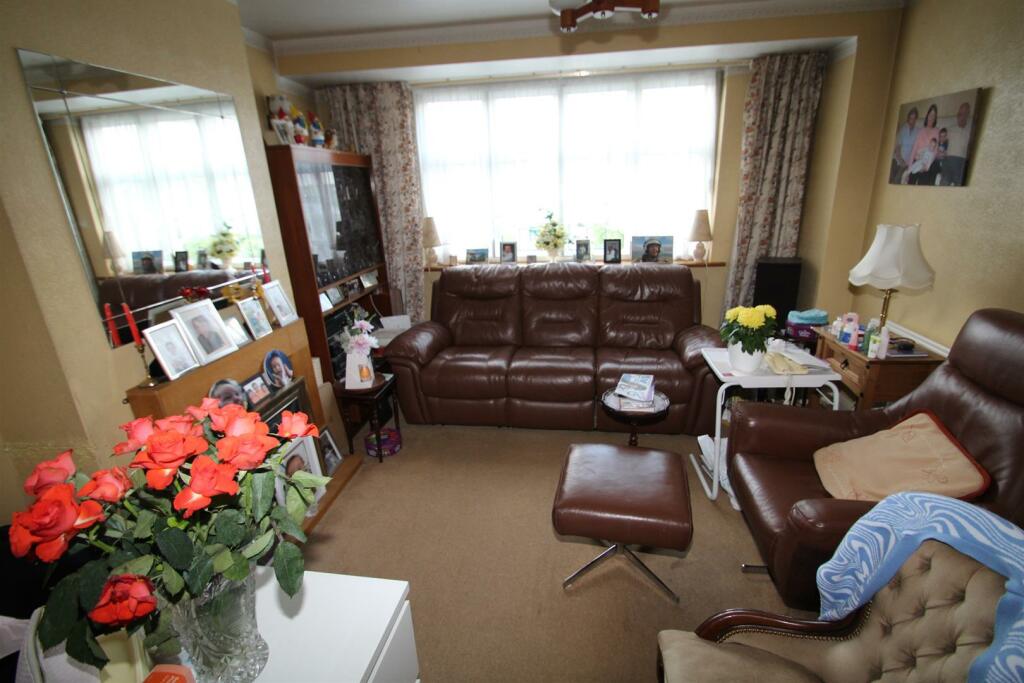 Living Room.JPG