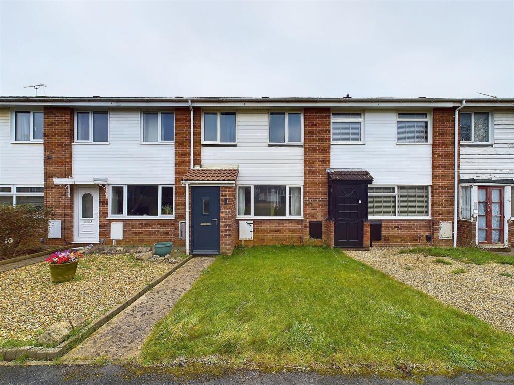 1 - Two-Bed Terraced House In Yate Form Modernisat