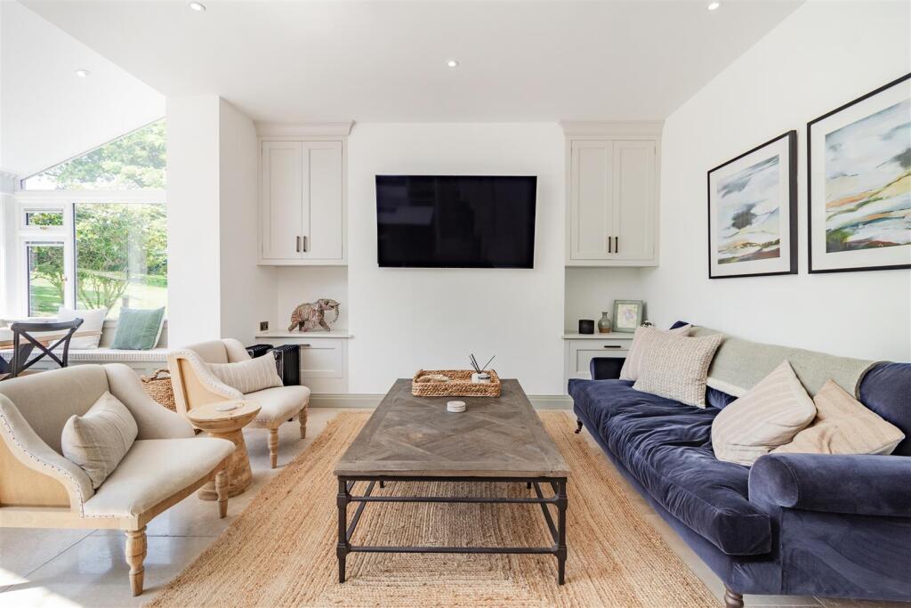 8553666-interior31.jpg
