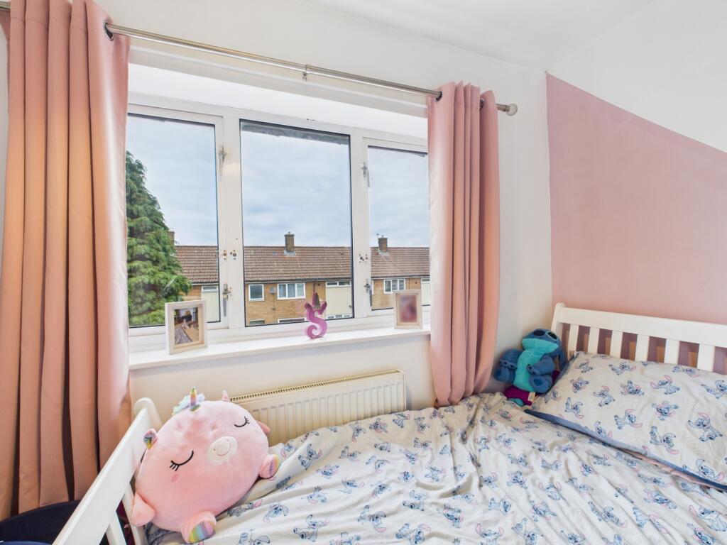 CAM03729G0-PR0158-STILL038