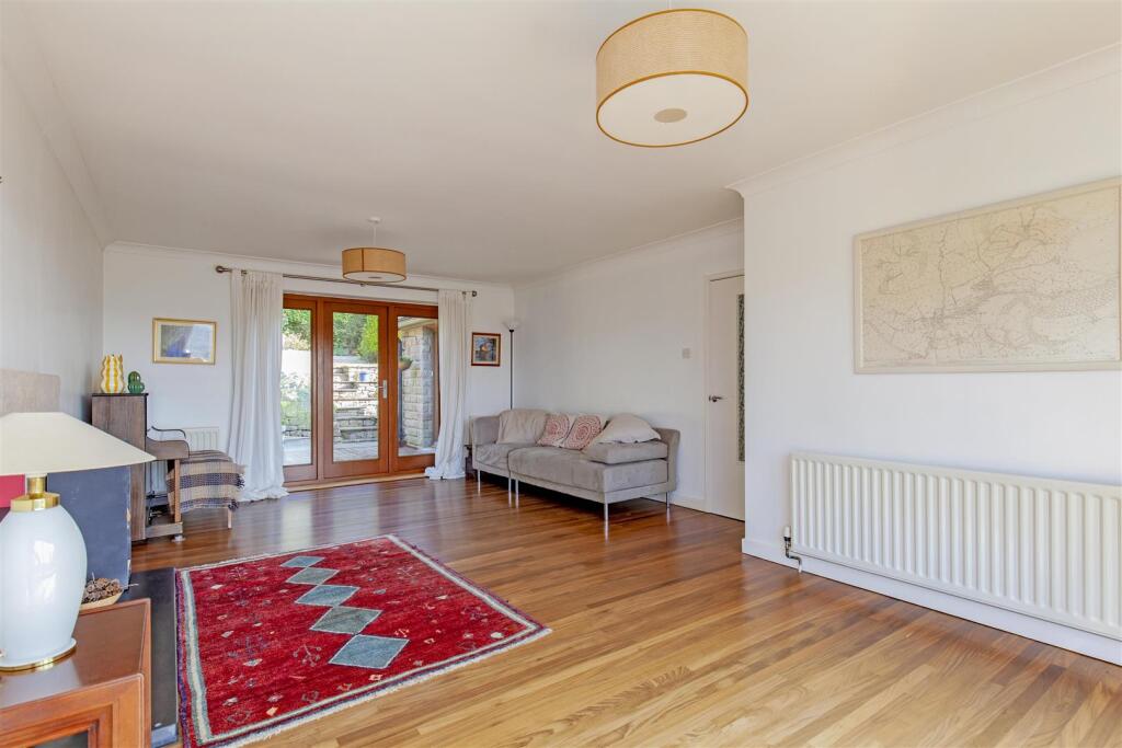 Reception Room-2.jpg