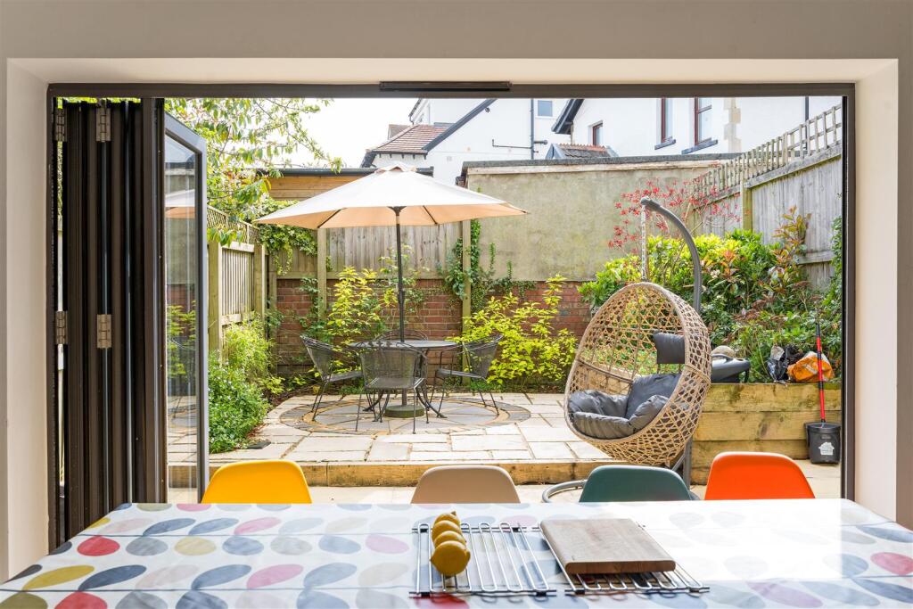 Holmes Grove, Henleaze Bifold Doors.jpg