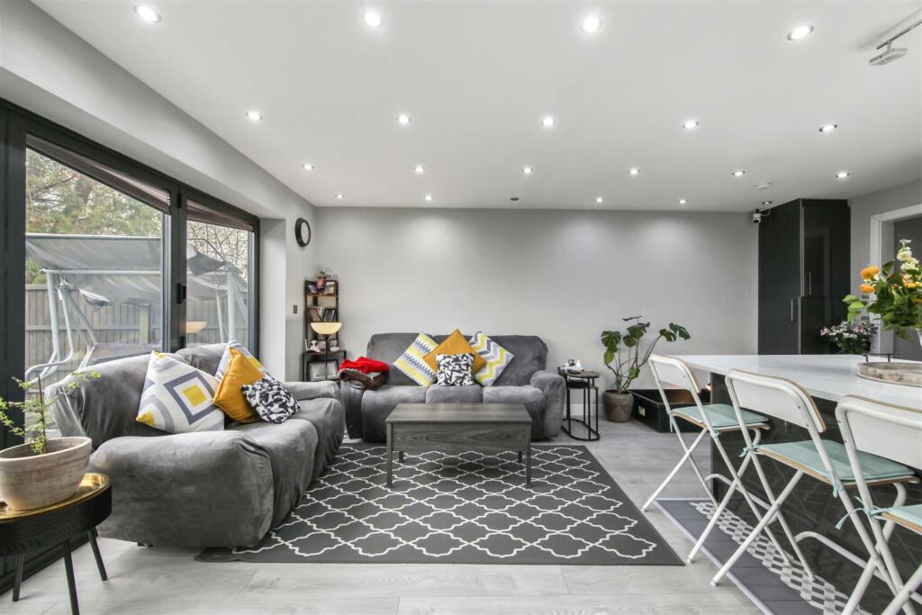 10 Greenbank Avenue - qsE0Wd831QecQX2RU1fA.jpg