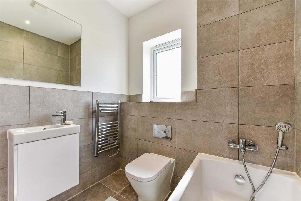 En Suite Bathroom
