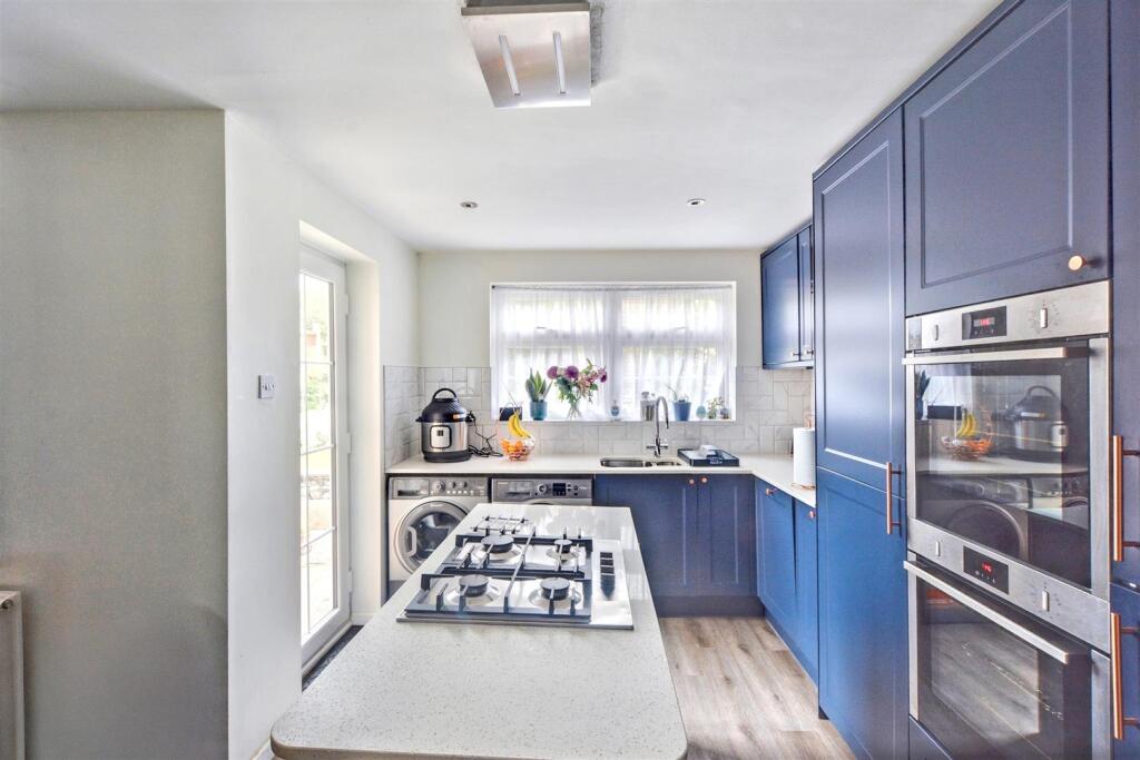 Kitchen_3.jpeg