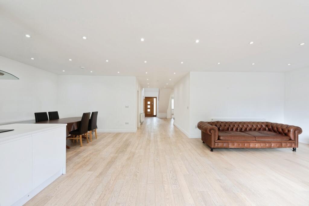 Kitchen/Dayroom