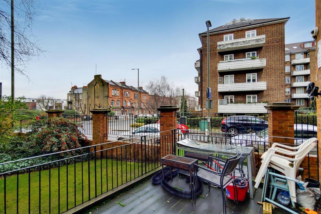 4_Patio-1.jpg