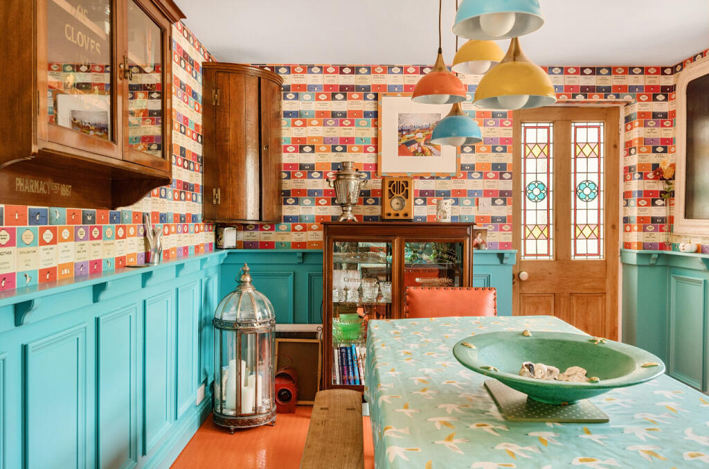 1306375-7-6859924...