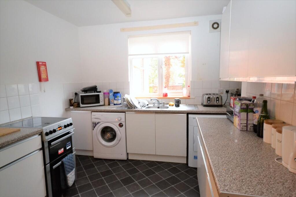 Kitchen.JPG