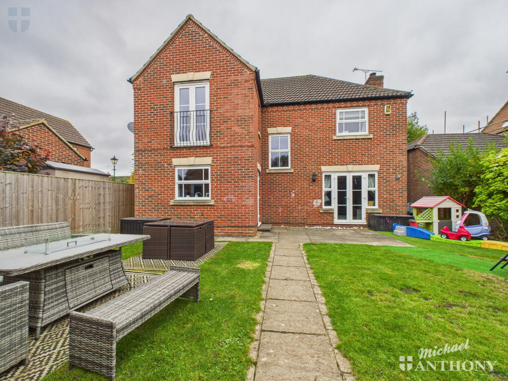 CAM03218G0-PR0798-STILL028