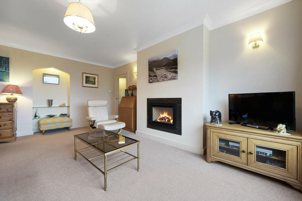 Living / Dining R...
